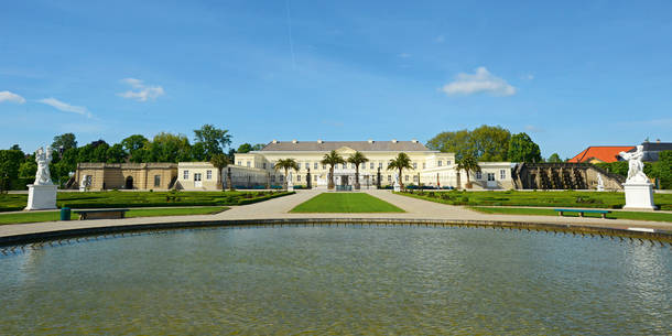 File:Schloss-Herrenhausen panorama.jpg